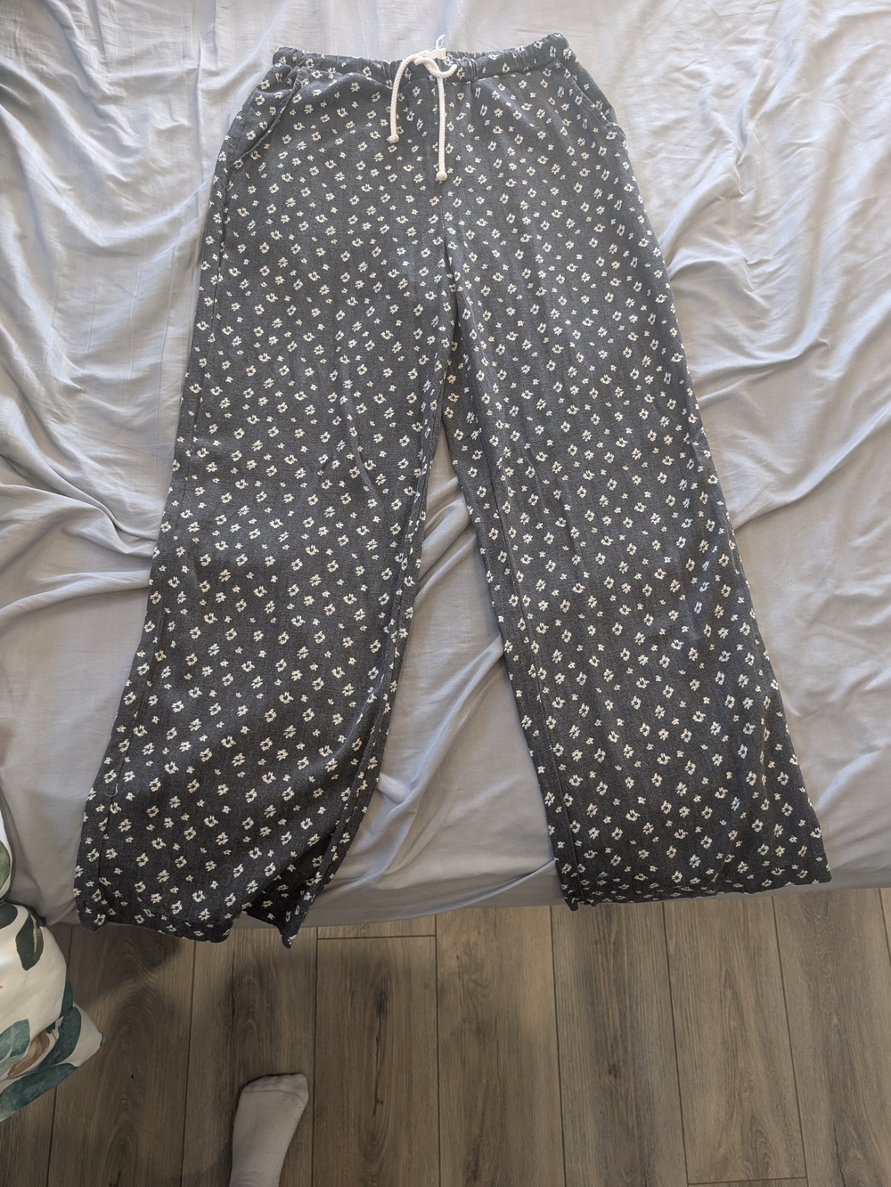 Thread & Supply Gray Wide Leg Printed Pants